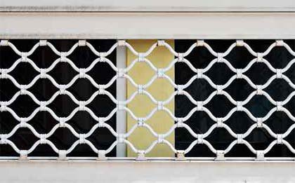 serrurier pose  de rideau metallique sarthe